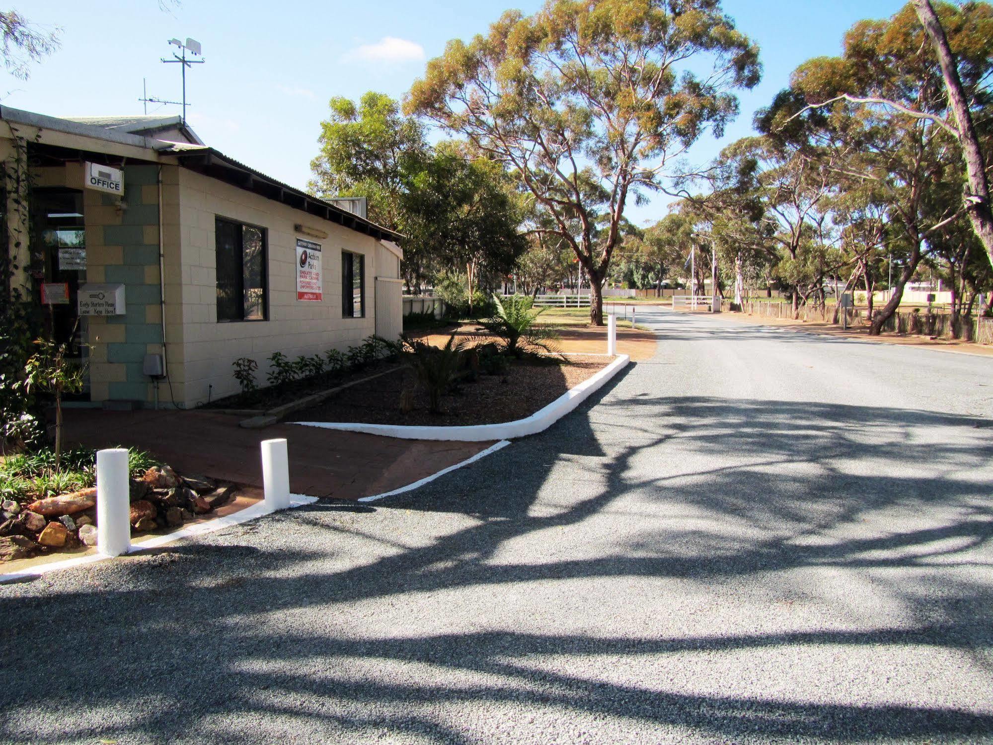 Acclaim Gateway Caravan Park Dundas المظهر الخارجي الصورة